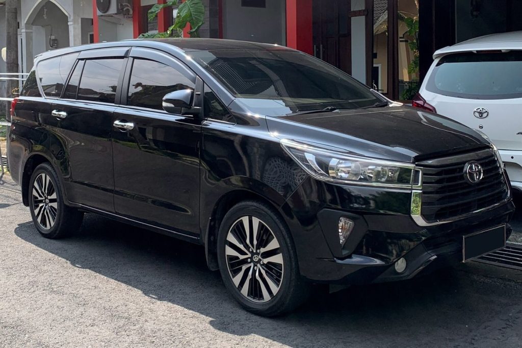 Rental Mobil Innova Reborn Murah Makassar di PRIMA TRANS