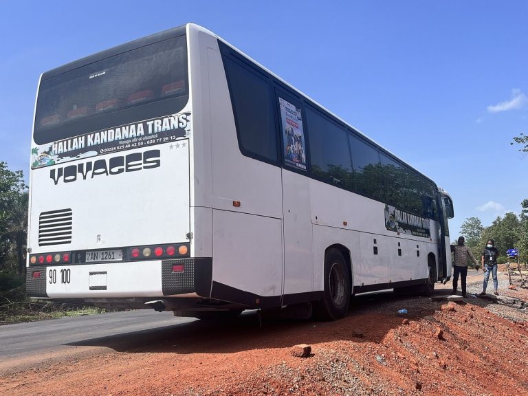 Rental bus murah di makassar - Prima Trans Nusa