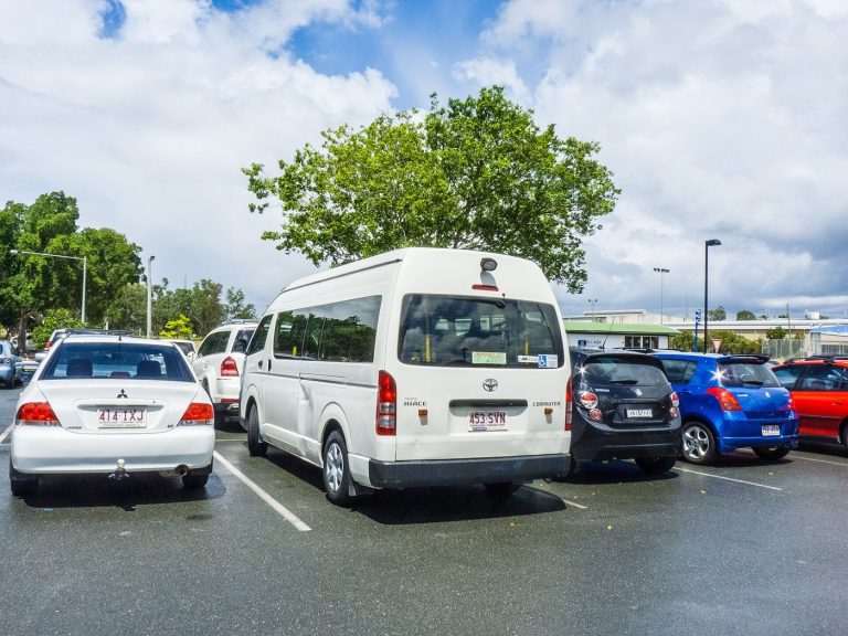 Sewa mobil toyota hiace premio - Prima Trans Nusa
