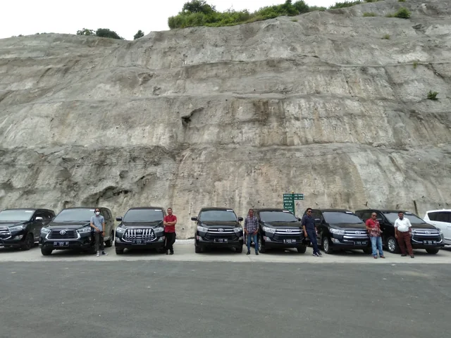 Sewa mobil Makassar dengan driver untuk perjalanan rombongan Prima Trans Nusa