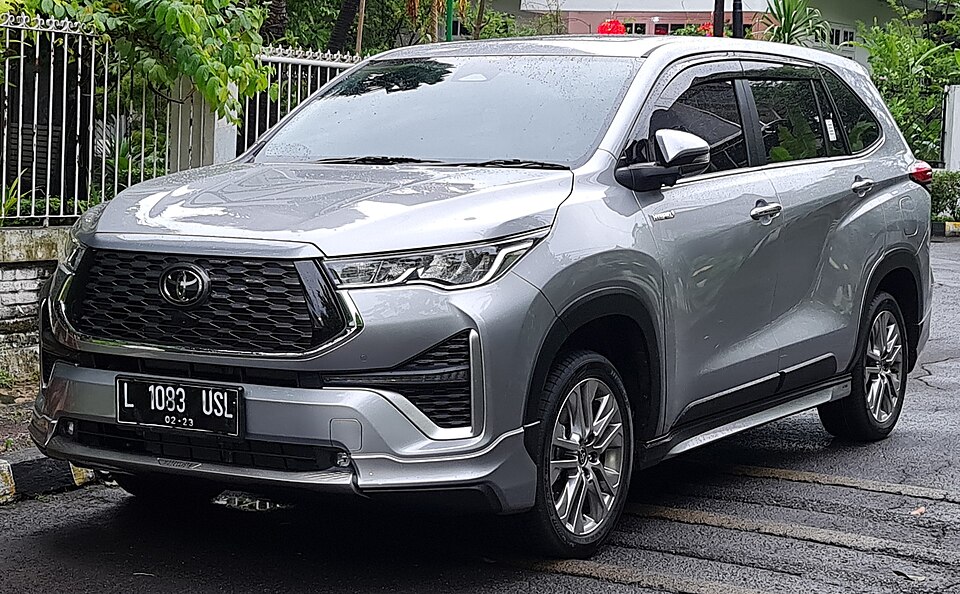 Sewa Innova Zenix Q Makassar - Prima Trans Nusa